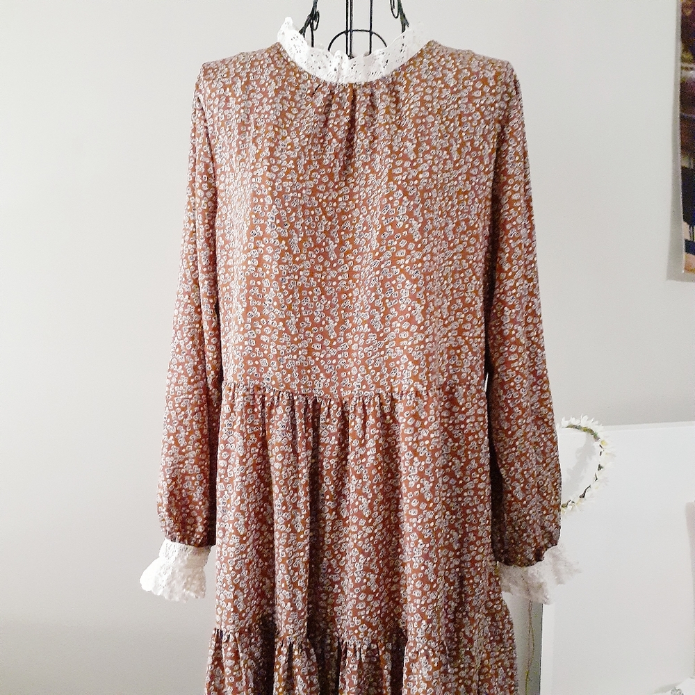 Literary poet dress - Picture 5 of 7